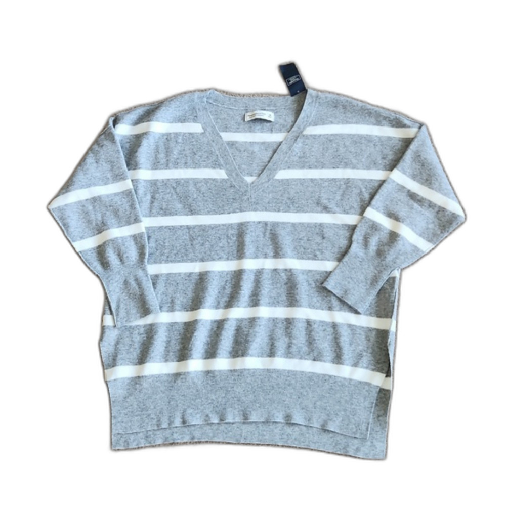 NWT Abercrombie & Fitch Soft A&F Collection Striped Vneck Sweater, Gray/White, M